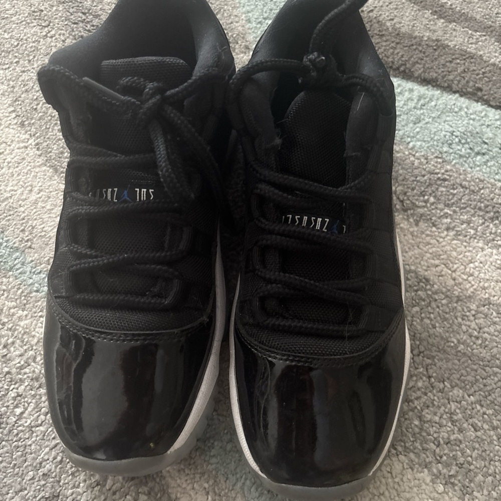 Jordan Black Sneakers with Patent Leather and Mesh
